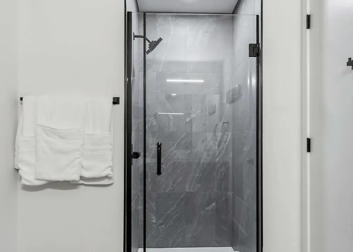 3br Luxury Modern Apartment Chicago