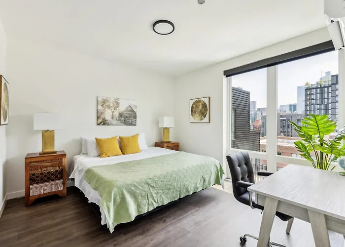 3br Luxury Modern Apartment Chicago