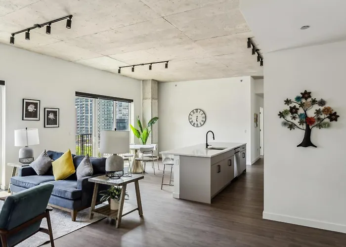 3br Luxury Modern Apartment Chicago